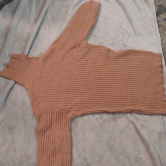 Burnt orange turtle neck sweater - Picture 3 of 3